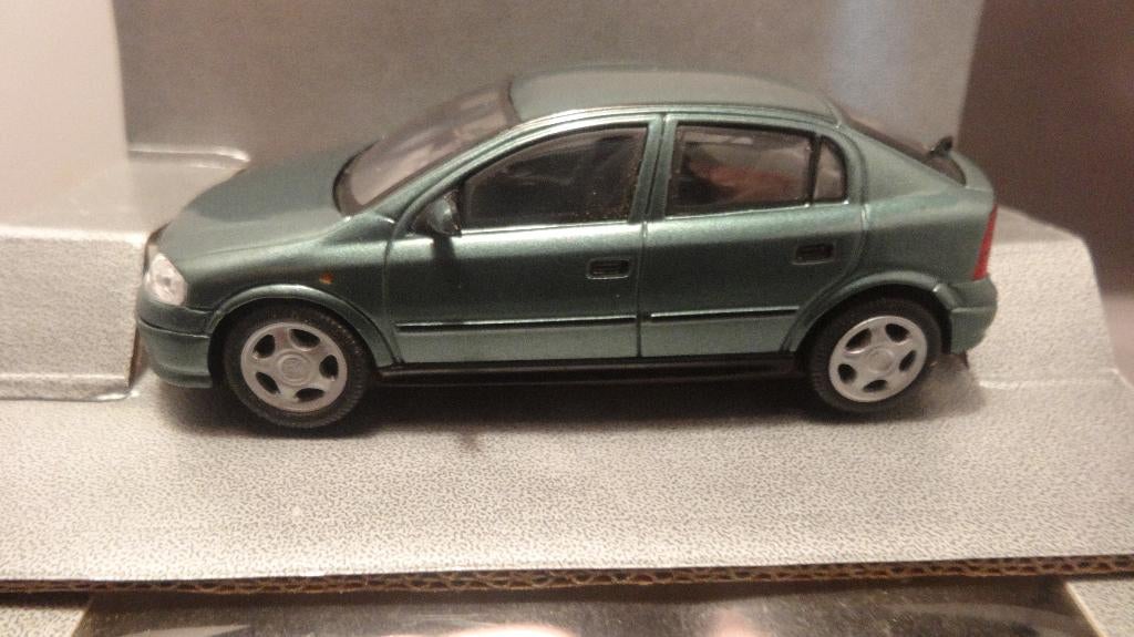 Schuco Opel/Vauxhall Astra groen 1:43 zeer mooi model, Ophalen of Verzenden, Nieuw, Auto, Schuco
