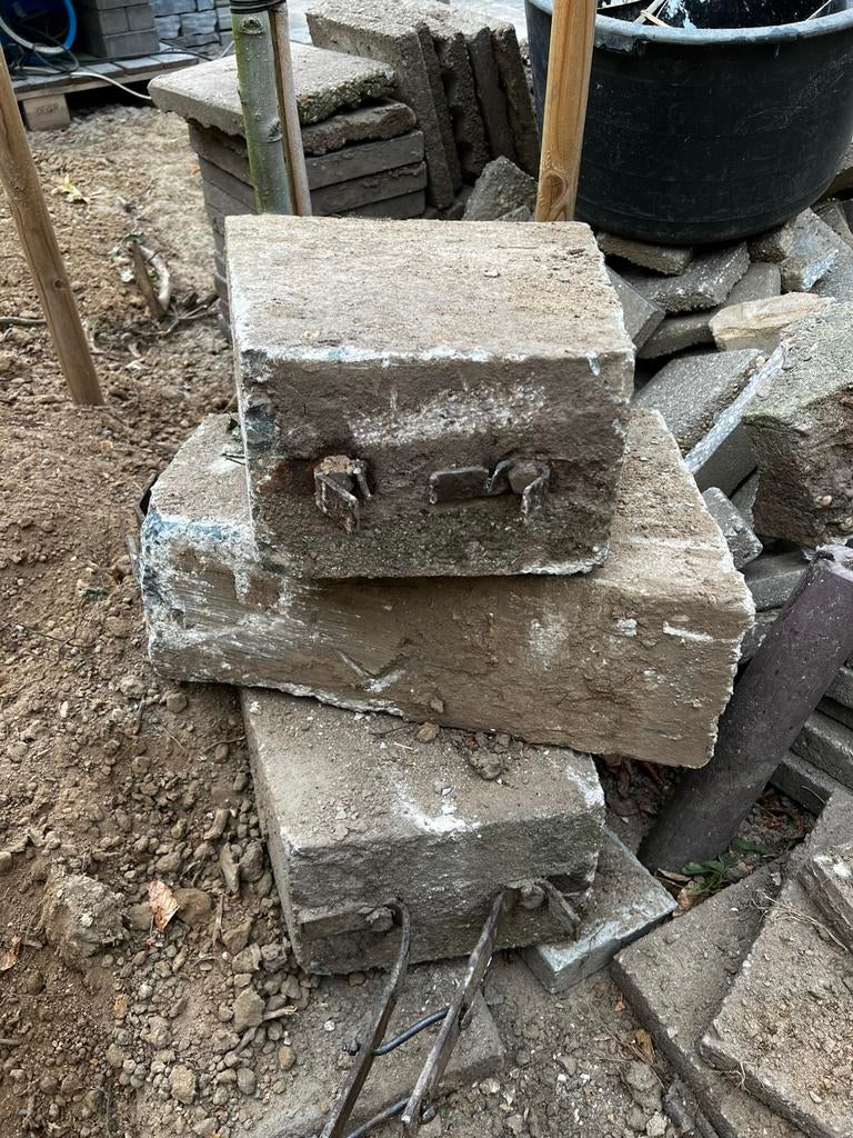 Gratis 2x betonpoer op te halen, Tuin en Terras, Ophalen, Gebruikt, Beton, Overige typen