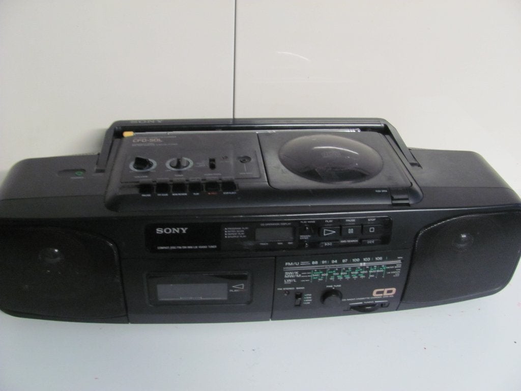 SONY  cfd-50l radio/cdspeler met cassetterecorder, Ophalen of Verzenden, Zo goed als nieuw, Bouwradio, Met cd-speler