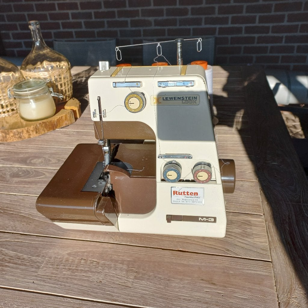 Lewenstein lock, Hobby en Vrije tijd, Naaimachines en Toebehoren, Ophalen, Gebruikt, Lockmachine, Lewenstein