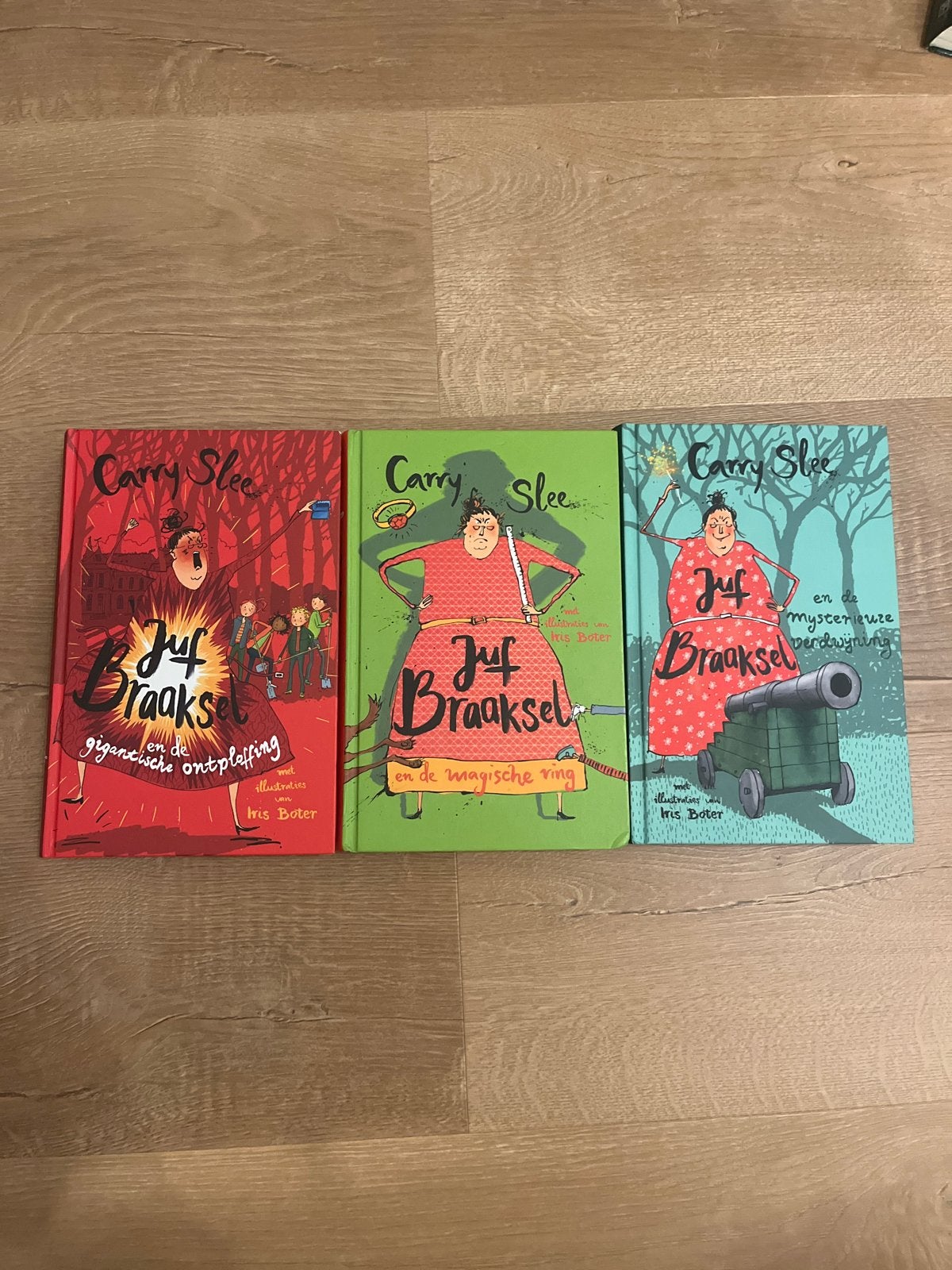 Carry Slee - Juf Braaksel boeken (3-delige set), Ophalen of Verzenden, Zo goed als nieuw, Fictie