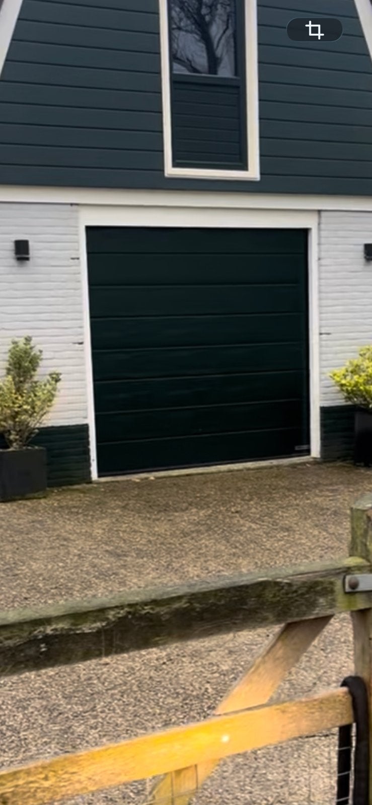 Elektrische Hormann garage deur ral 6009 2.37x2.12