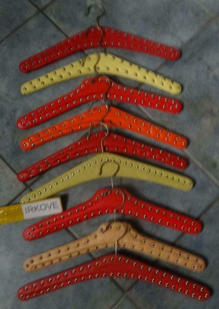 VINTAGE KLEDINGHANGERS OF Knaapjes *, Verzenden