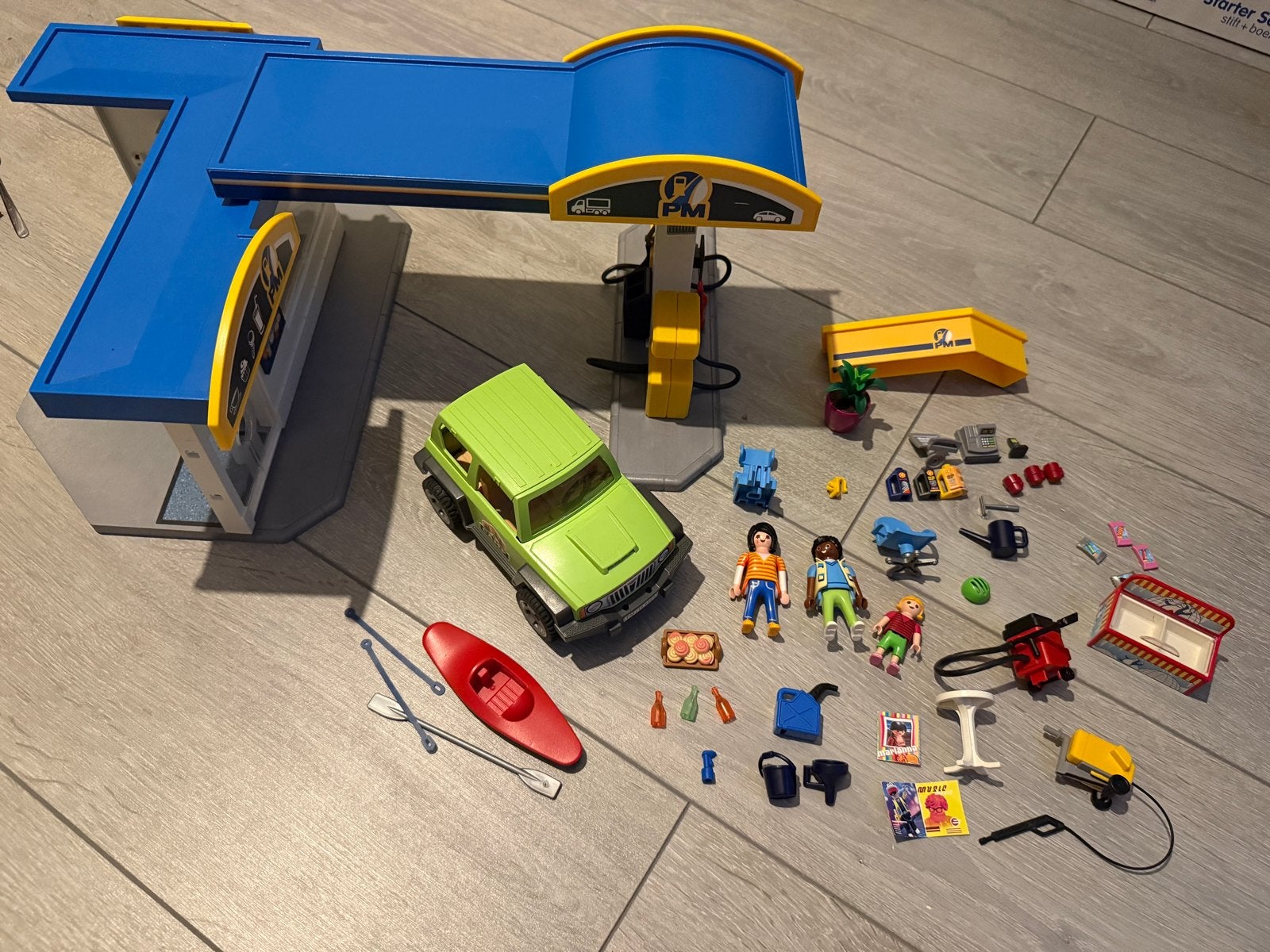 Playmobil tankstation 70201, Ophalen of Verzenden, Zo goed als nieuw