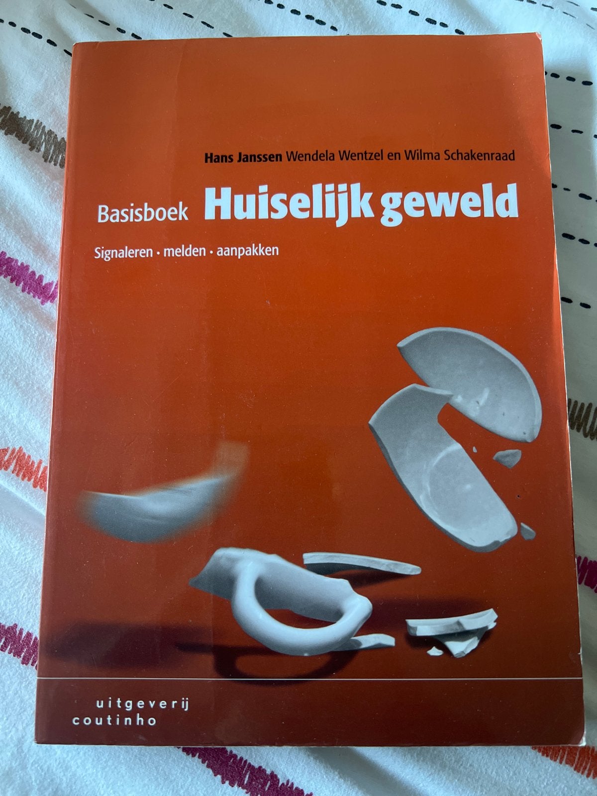 Hans Janssen, Wilma Schakenraad - Basisboek huiselijk geweld, Zo goed als nieuw, Nederland, Wilma Schakenraad; Hans Janssen; Wendela Wentzel