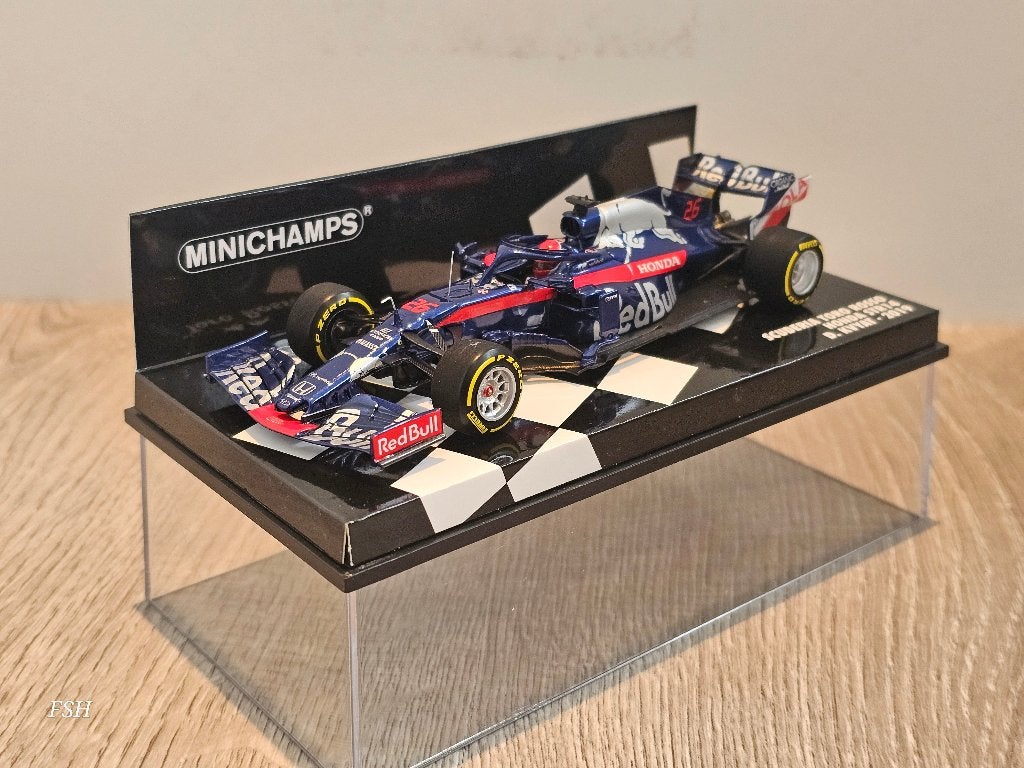 Scuderia Toro Rosso Honda STR14, D. Kvyat # 26. Minichamps., Ophalen of Verzenden, Zo goed als nieuw, Auto, MiniChamps