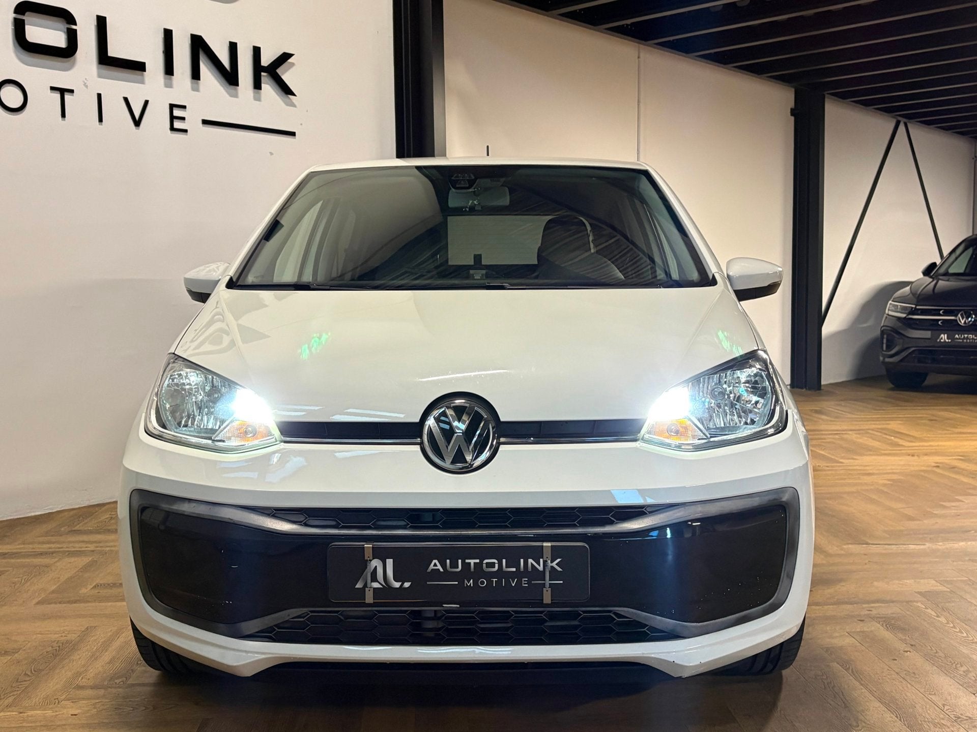 Volkswagen Up! 1.0 BMT MOVE NAP|AIRCO|BT|STARTSTOP|5DRS, Auto's, Voorwielaandrijving, Gebruikt, Wit, Origineel Nederlands
