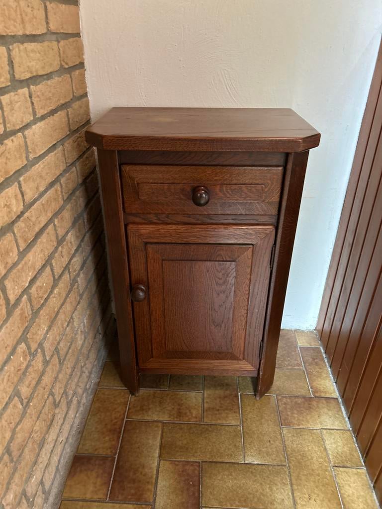 Laag kastje met deur en laatje donker bruin hout, Huis en Inrichting, Kasten | Overige, Ophalen, Gebruikt
