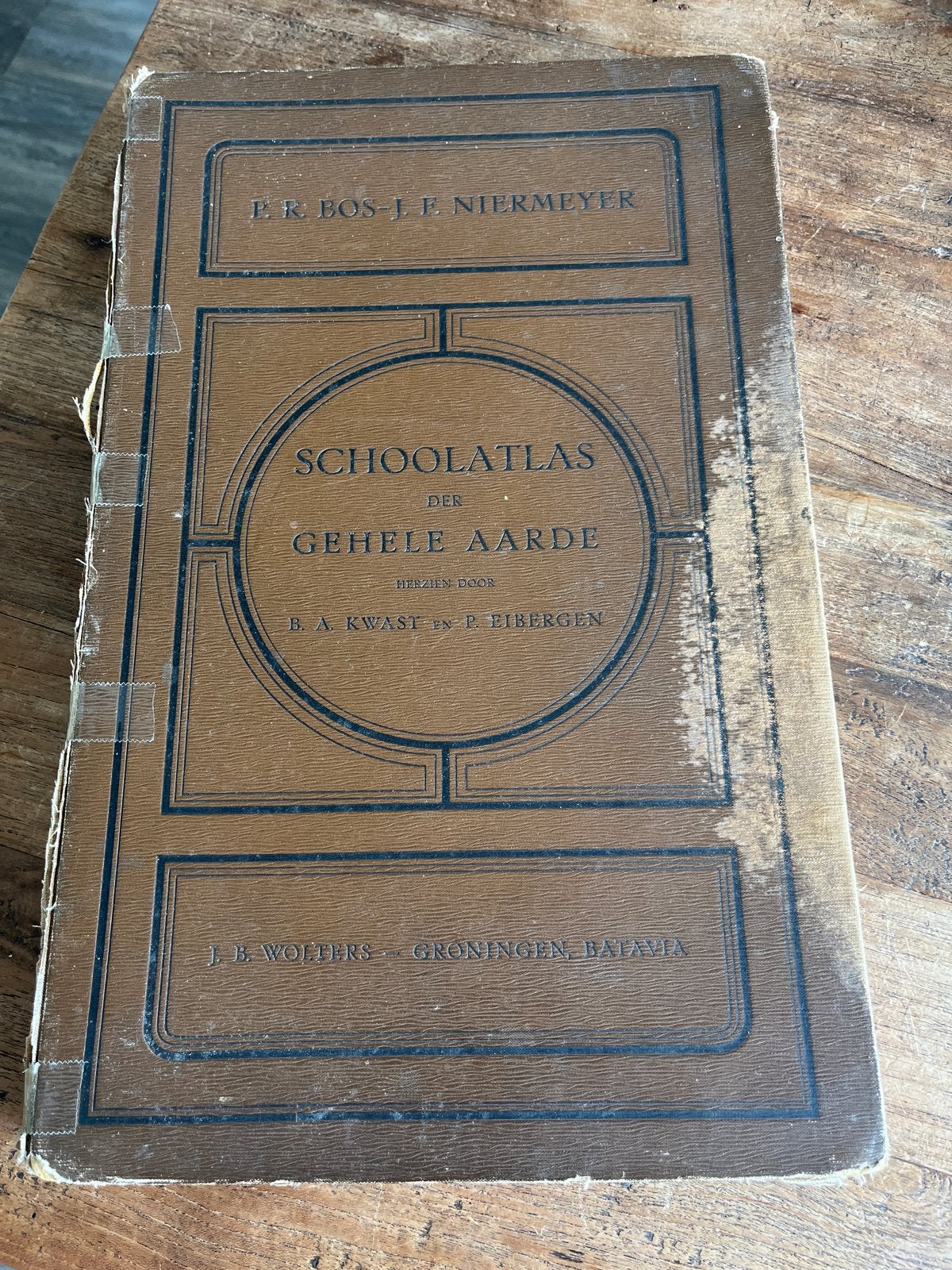 Bos-Niermeyer Schoolatlas der Gehele Aarde - Editie uit 1936, Boeken, Gelezen, Bosatlas, Ophalen of Verzenden, 1800 tot 2000