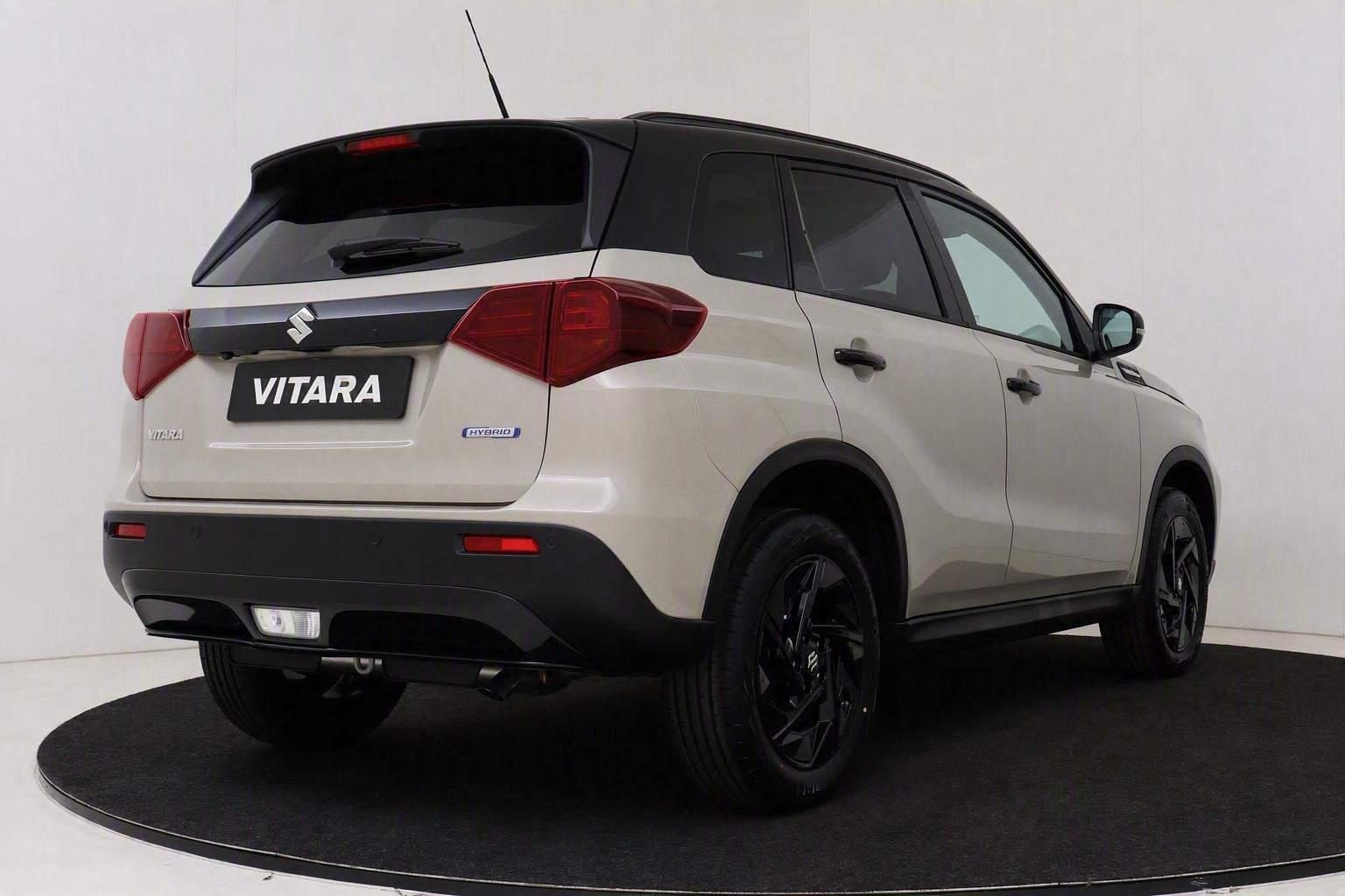 Suzuki Vitara 1.4 Boosterjet Smart Hybrid 60th Special Editi, Auto's, 12 maanden, Zwart, 4 cilinders, Beige