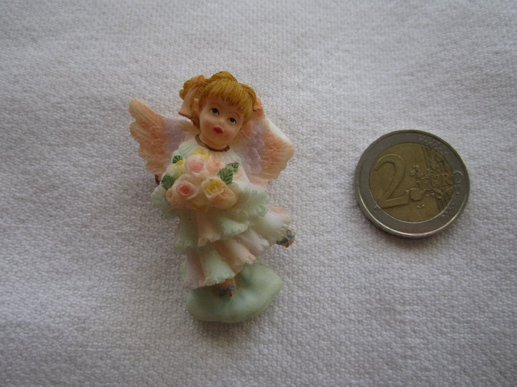 27.  Heel aparte oude broche,  engeltje, Ophalen, Overige materialen, Broche