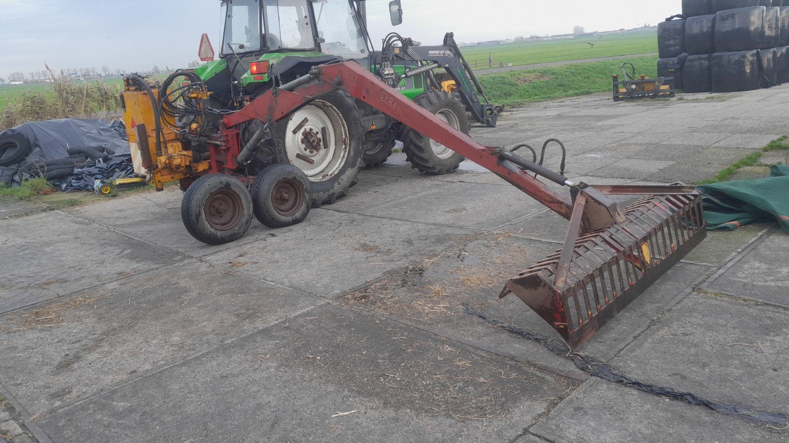 slootapparaat acrobaat herder grondvijzel Hassia zaaimachine, Ophalen, Veehouderij, Weidebouw