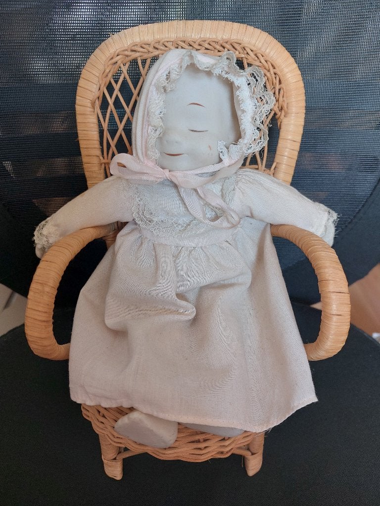 Vintage popje van biscuitporselein, Verzamelen, Poppen, Ophalen of Verzenden, Zo goed als nieuw, Pop