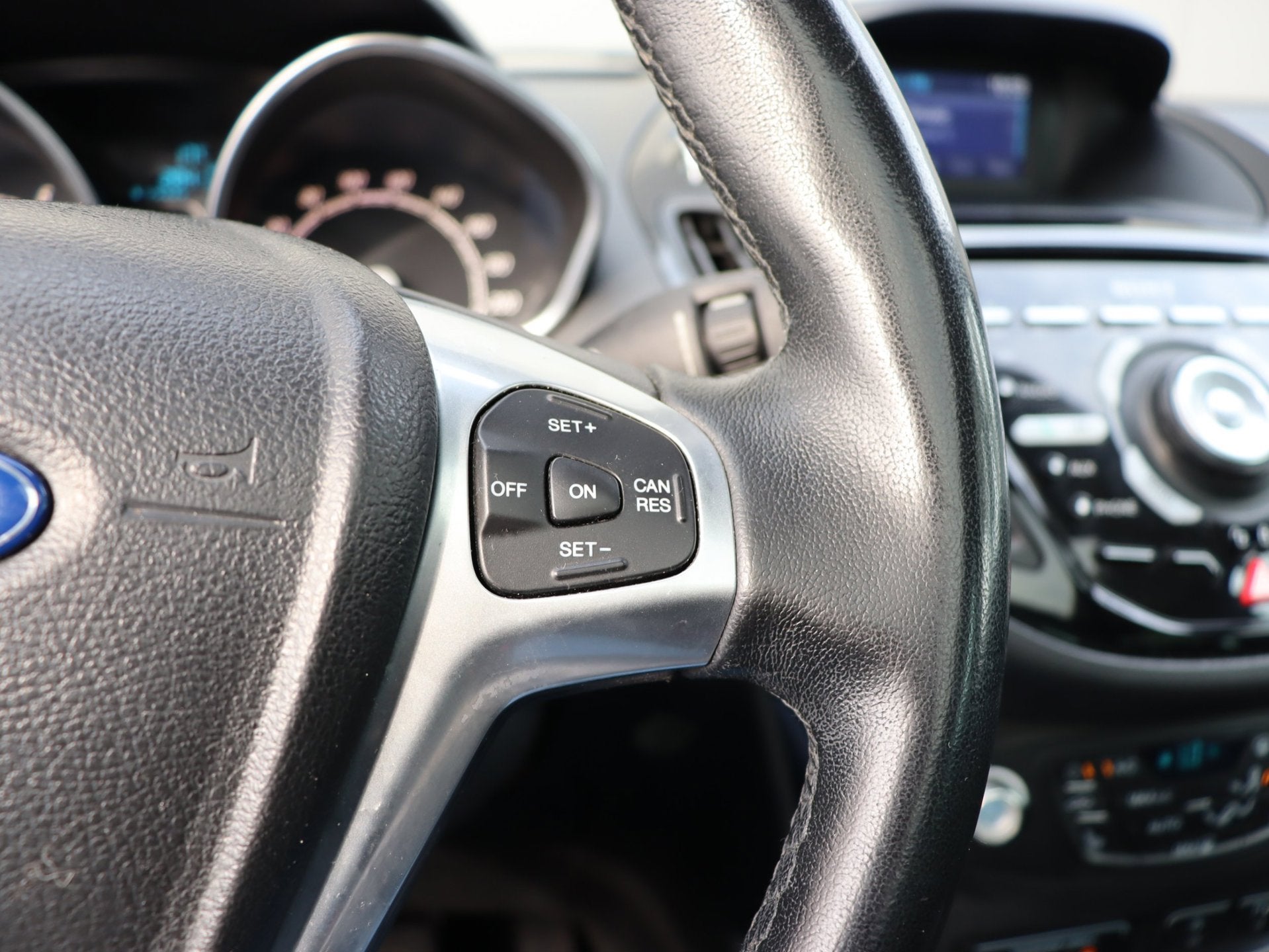 Foto 17 van Ford B-Max 1.0 EcoBoost Titanium navi LM airco