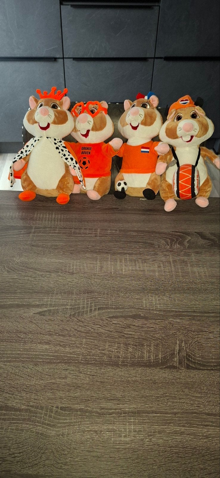 Te koop 4 ZGAN oranje AH hamsters, leuk voor koningsdag, Albert Heijn, Hamster, Ophalen of Verzenden, Zo goed als nieuw