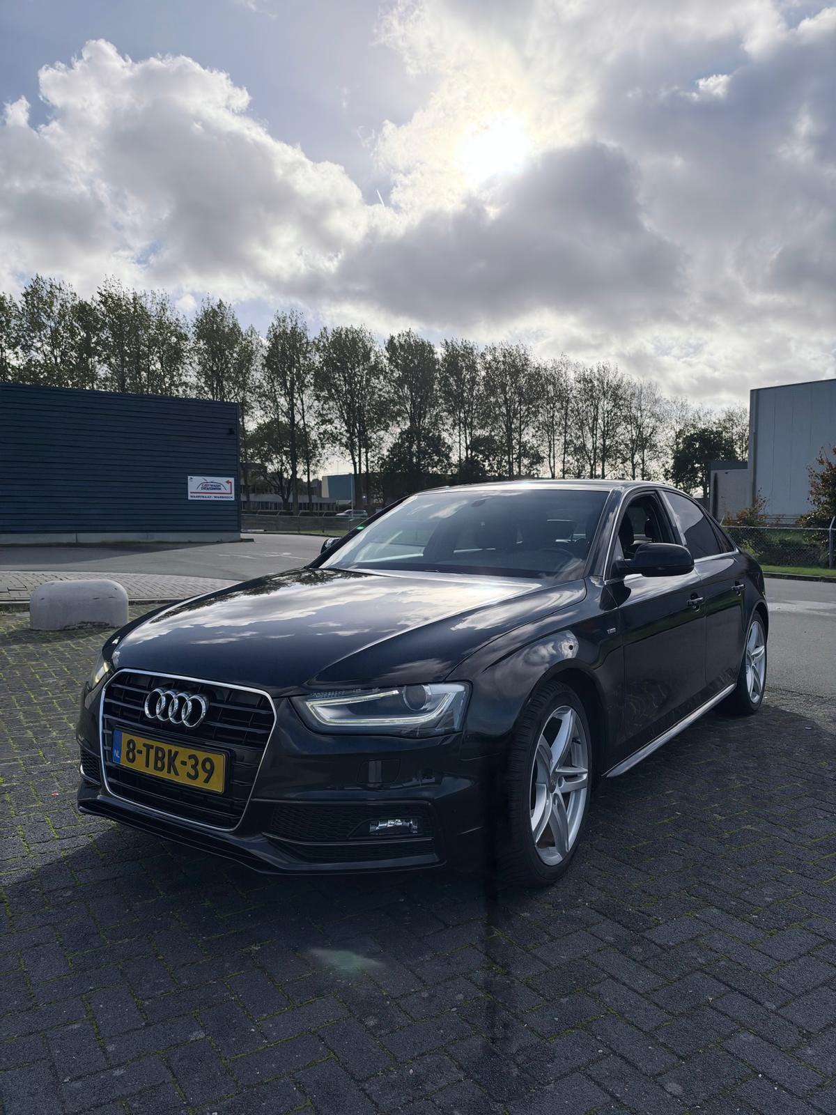 Audi A4 1.8TFSI 125KW 2014 Zwart, Voorwielaandrijving, 4 cilinders, A4, Zwart