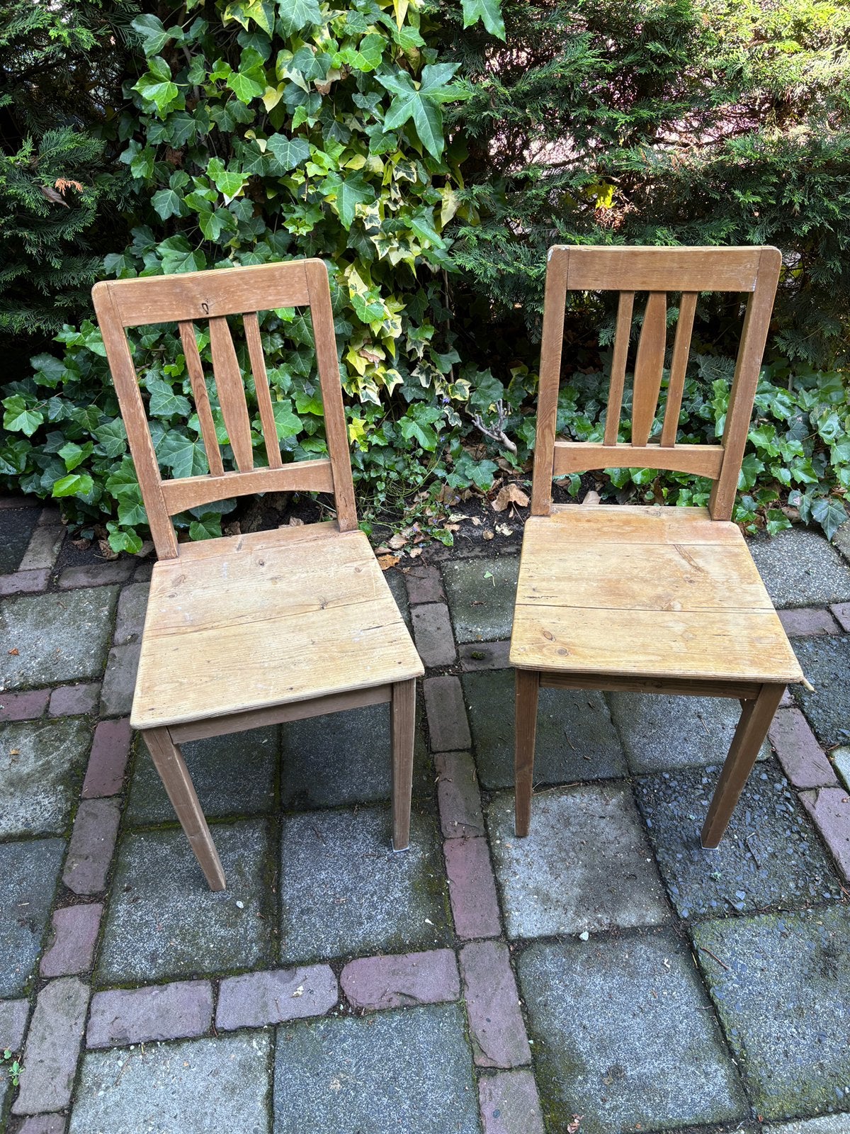 Twee houten stoelen vintage, Huis en Inrichting, Stoelen, Ophalen, Gebruikt, Bruin, Twee