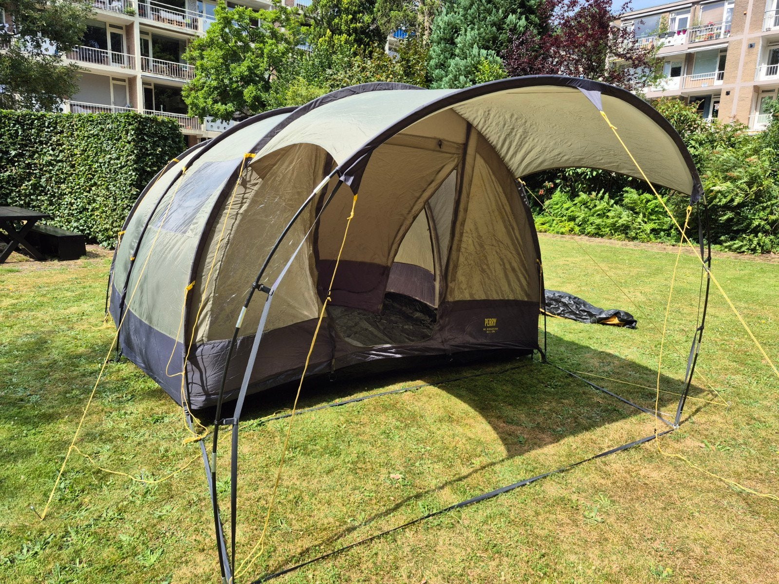 Bungalowtent 2-persoons te koop, Caravans en Kamperen, Ophalen, Gebruikt