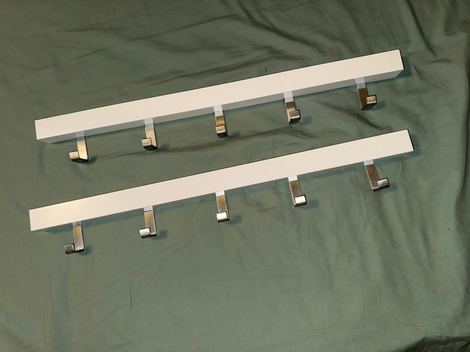 2 stuks Tjusig wandhanger, Huis en Inrichting, Woonaccessoires | Kapstokken, Ophalen, Zo goed als nieuw, Wandkapstok, Minder dan 100 cm