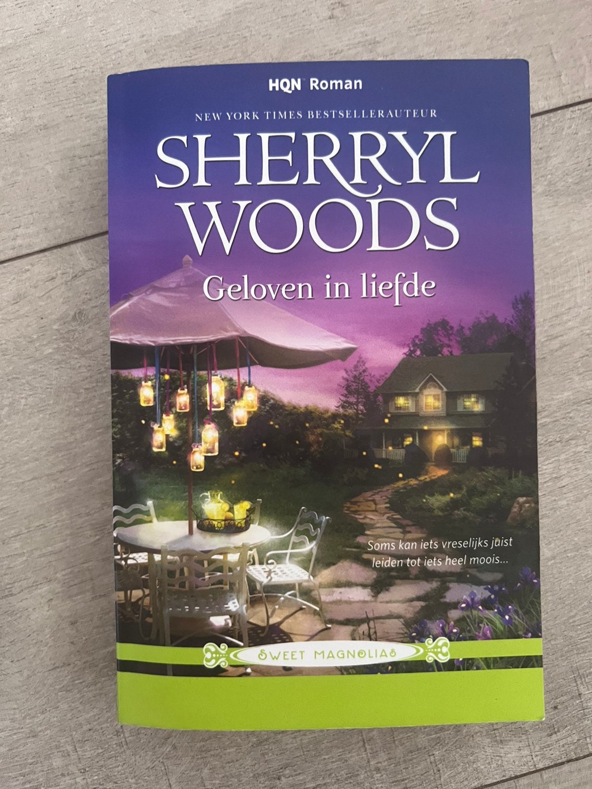 Geloven in liefde Sherryl Woods paperback, Ophalen of Verzenden, Gelezen