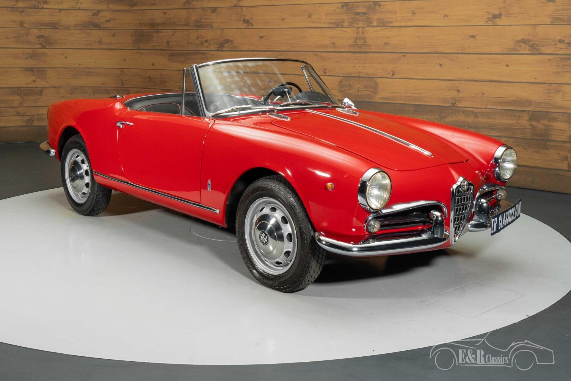 Alfa Romeo Guilietta Spider Cabriolet - 1961, Auto's, Oldtimers, Achterwielaandrijving, Zwart, Leder, Bedrijf