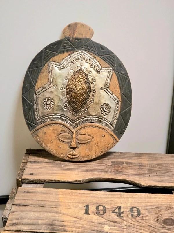 9945: Vintage Hand-Carved West African "Moon Mask", Overige onderwerpen, Houtsnijwerk, Ophalen of Verzenden, Handgemaakt