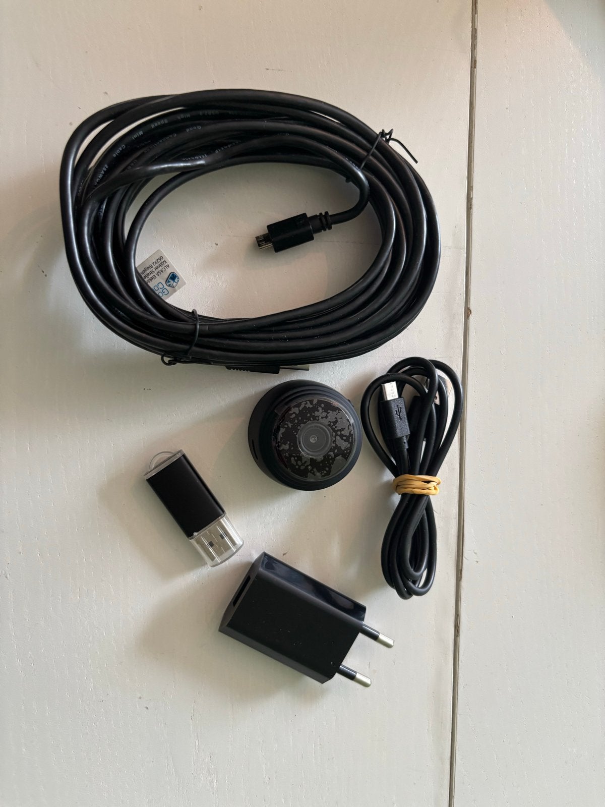 Mini Beveiligingscamera met USB-stick en Oplader, Ophalen of Verzenden, Gebruikt, Binnencamera