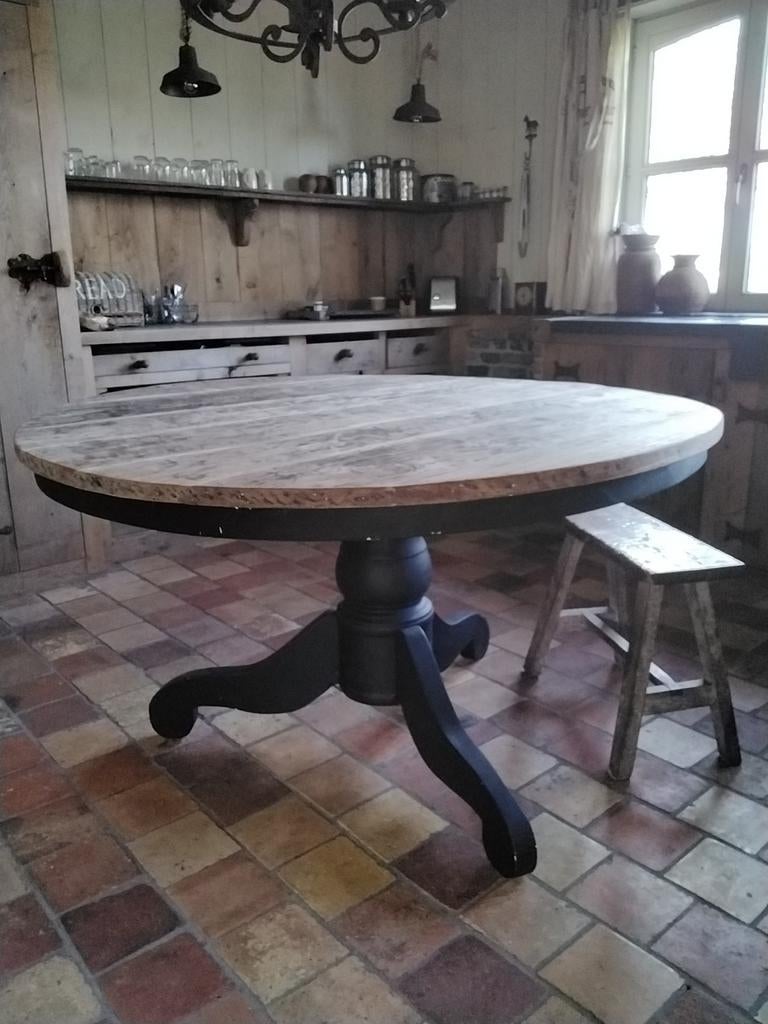 Ronde eettafel/kloostertafel 140x77., Huis en Inrichting, Tafels | Eettafels, Ophalen, Gebruikt, Vijf personen of meer, Oude landelijke tafel