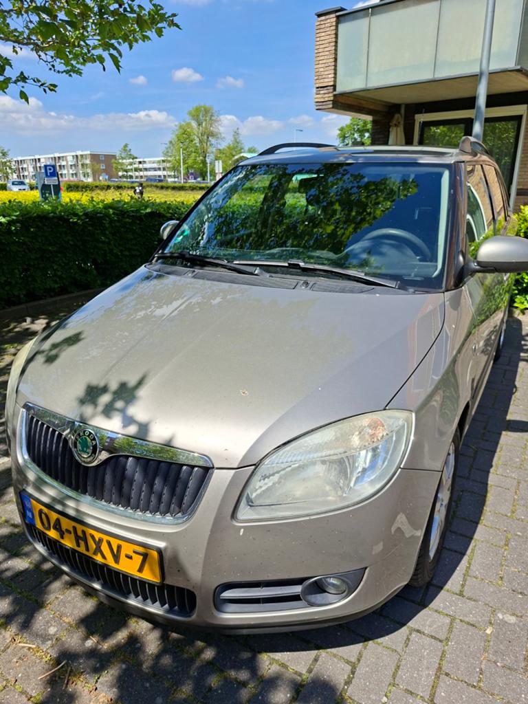 Skoda Fabia 1.4 16V 63KW Combi 2009 Beige, Voorwielaandrijving, 40 €/maand, 4 cilinders, Beige