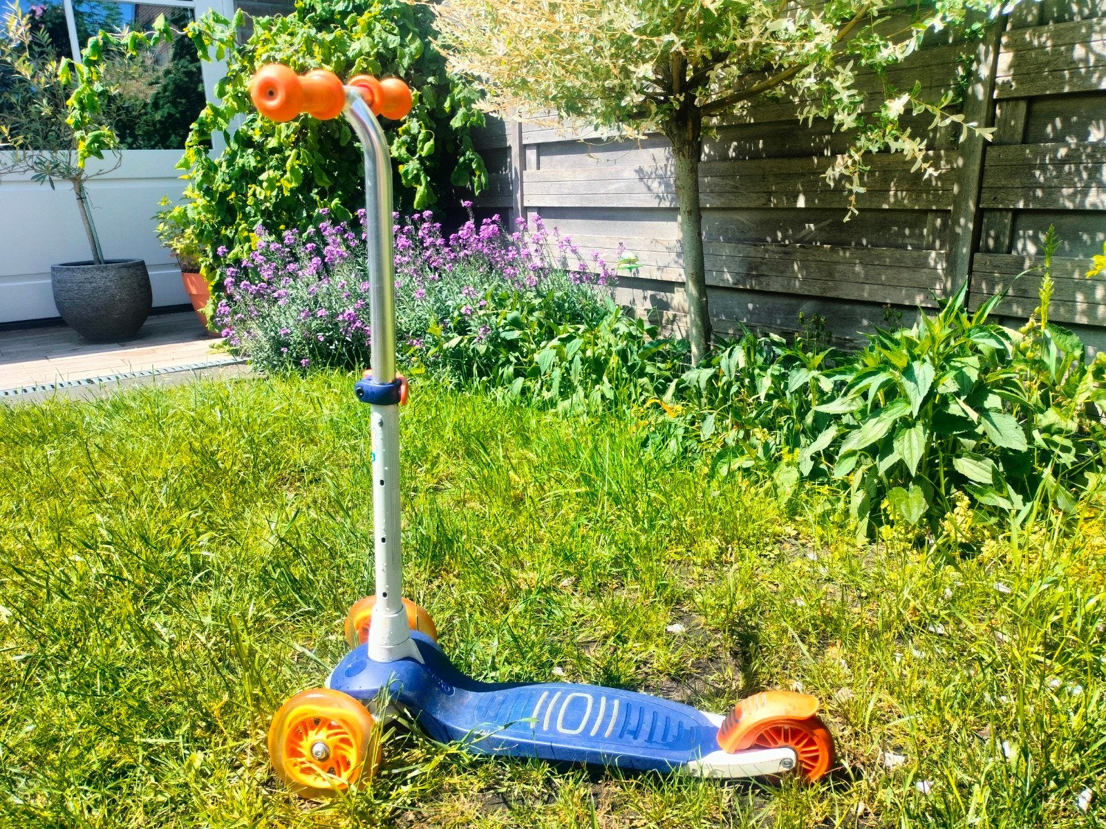 Driewieler step met lichtjes in de wielen, Ophalen of Verzenden, Gebruikt, Gewone step