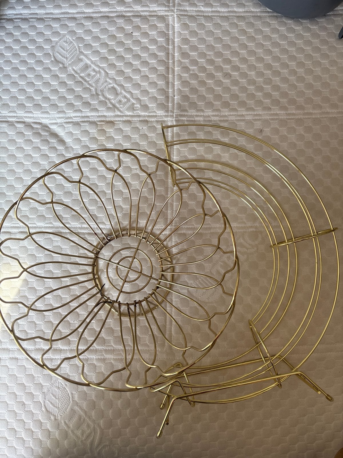 Gouden metalen fruitschaal / decoratieve schaal, Huis en Inrichting, Ophalen, Schaal, Rond, Zo goed als nieuw