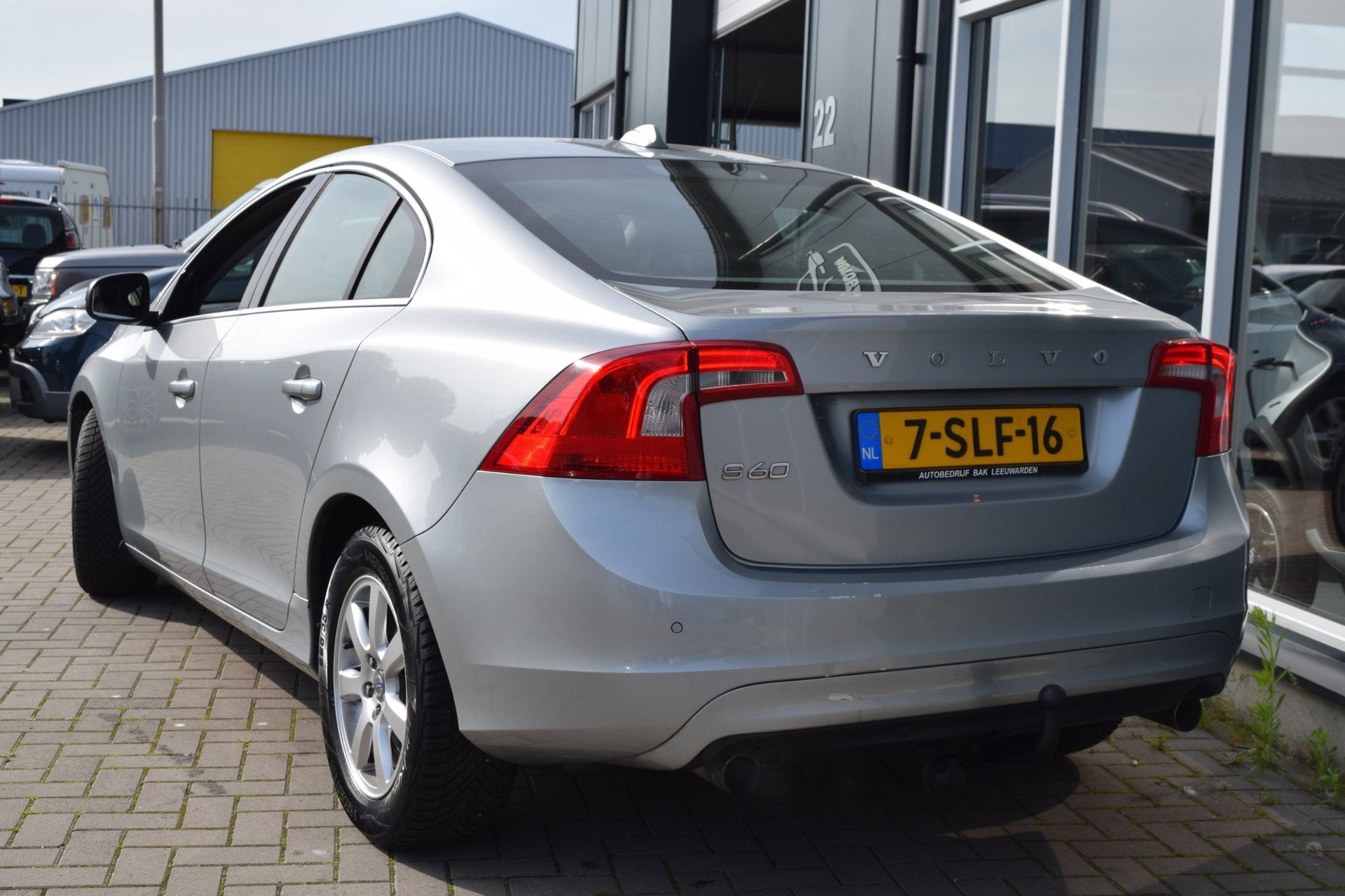 Volvo S60 1.6 T3 Summum | Xenon | Navi | Leder | APK 6-2027, Auto's, Voorwielaandrijving, 1596 cc, Gebruikt, Zwart