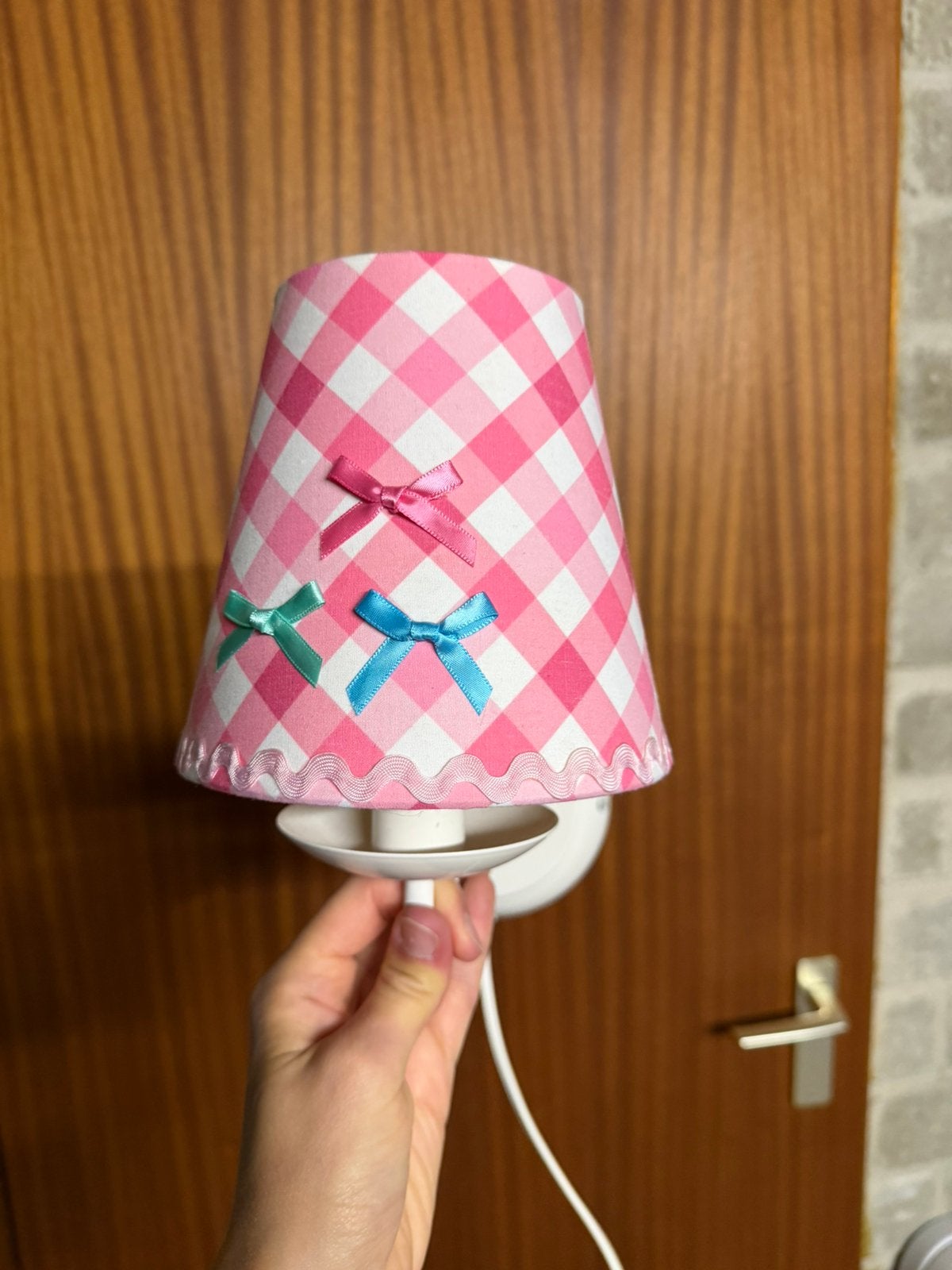 Lief! Wandlampje met ruitjespatroon en strikjes, Ophalen, Met snoer/stekker, Gebruikt, Roze