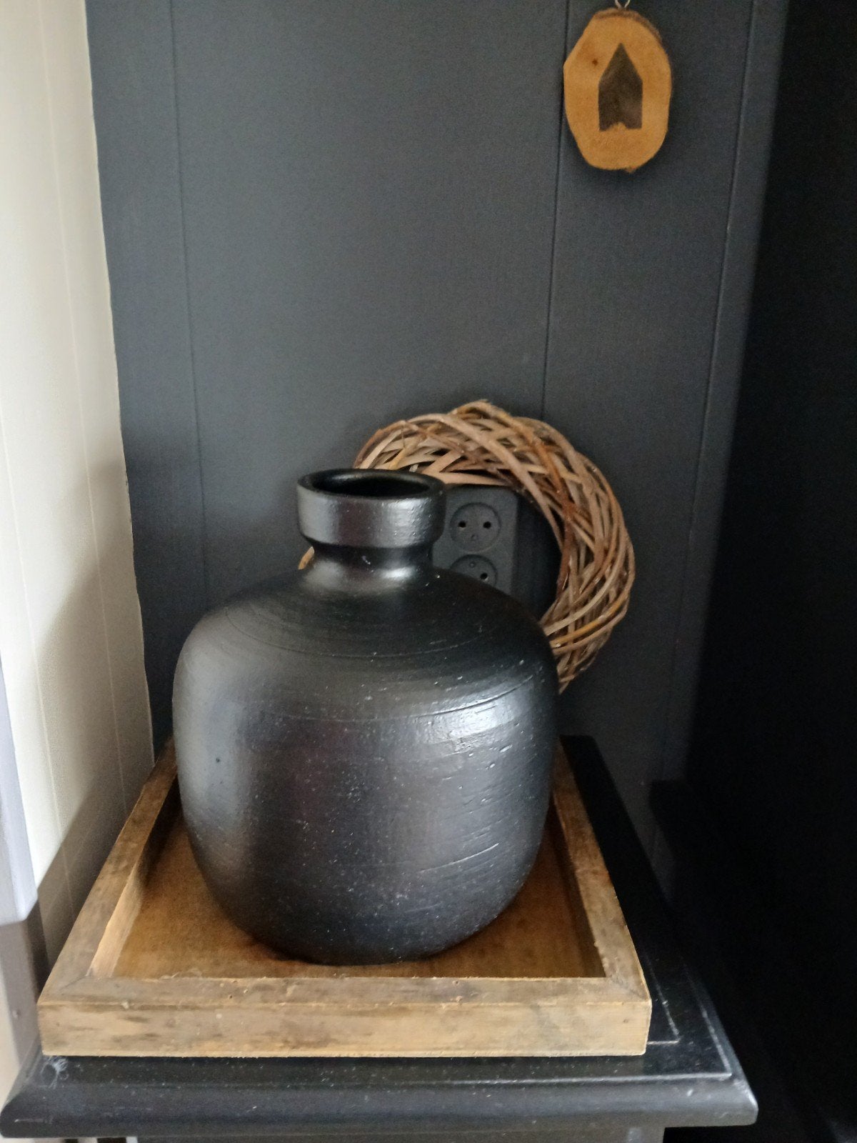 Kruik vaas zwart hoogte 25 cm, Huis en Inrichting, Woonaccessoires | Vazen, Zwart, 25 cm, Ophalen of Verzenden, Zo goed als nieuw