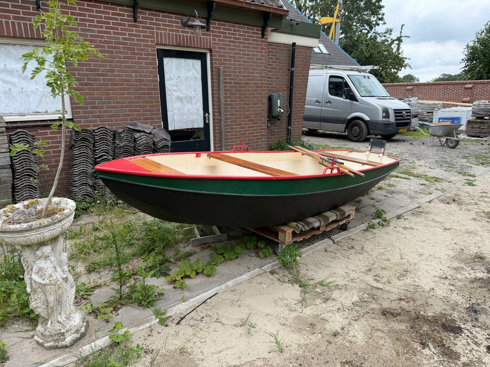 Robuuste stalen sloep met motorsteun en roeispanen, Watersport en Boten, Ophalen, Gebruikt, 4 m, Staal