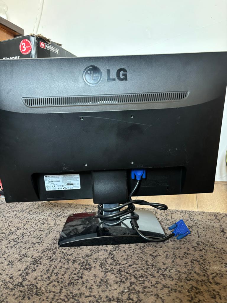 LG Flatron E2441 Monitor, Computers en Software, Monitoren, Gebruikt, VGA, Ophalen of Verzenden