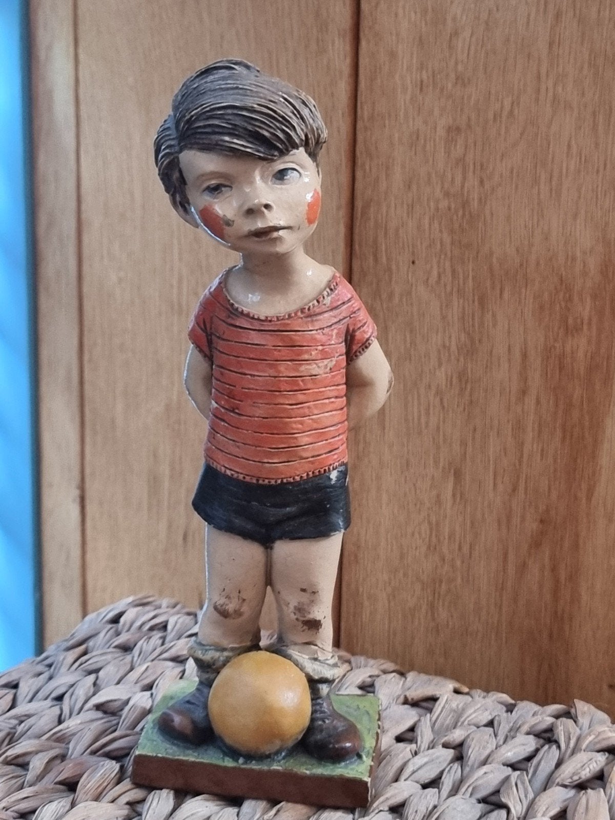 Beeldje jongen met voetbal, Verzamelen, Beelden en Beeldjes, Ophalen, Gebruikt, Mens