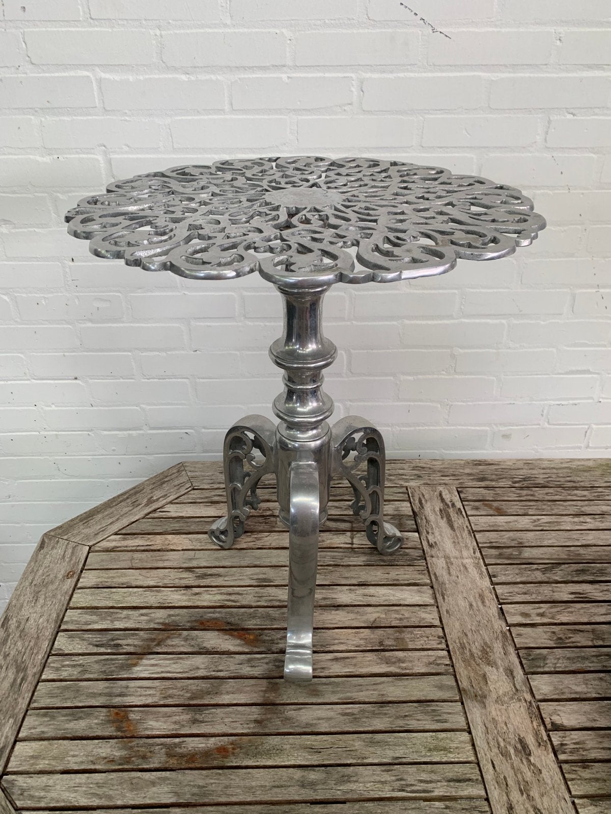 Tafel aluminium bloemen tafeltje bijzettafeltje, Ophalen of Verzenden, Zo goed als nieuw