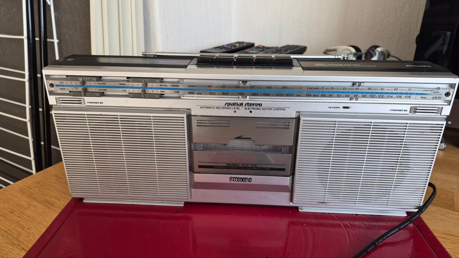 Te koop vintage radio met  cassettespeler snaartje is stuk., Audio, Tv en Foto, Radio's, Ophalen of Verzenden, Gebruikt, Transistorradio
