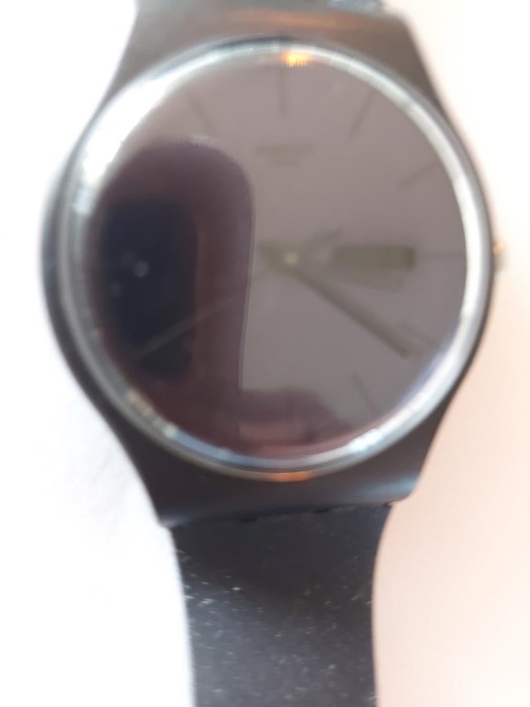 Stijlvol Zwart Swatch Horloge - Tijdloze Elegantie, Sieraden, Tassen en Uiterlijk, Horloges | Heren, Kunststof, Gebruikt, Polshorloge