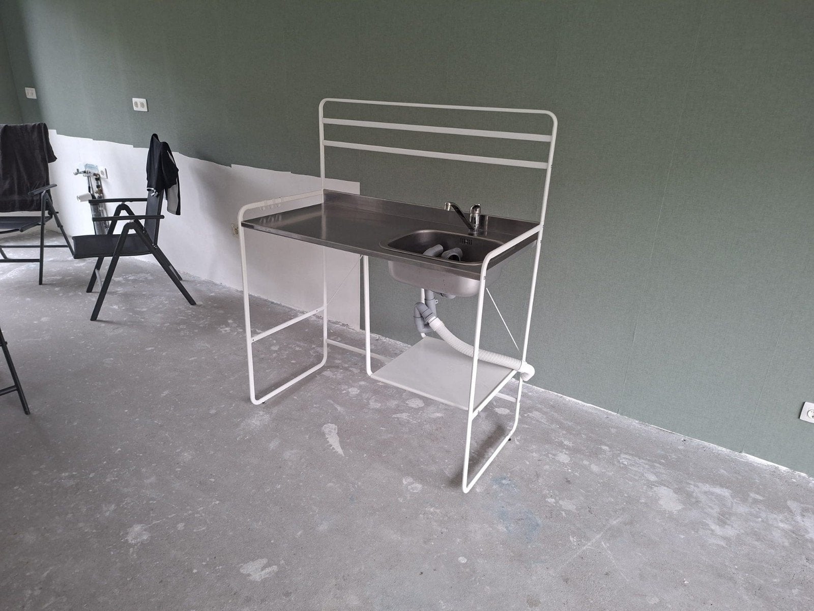 Compacte RVS spoelbak met onderstel - Noodkeuken, Huis en Inrichting, Ophalen, Zo goed als nieuw, Wit, Overige typen