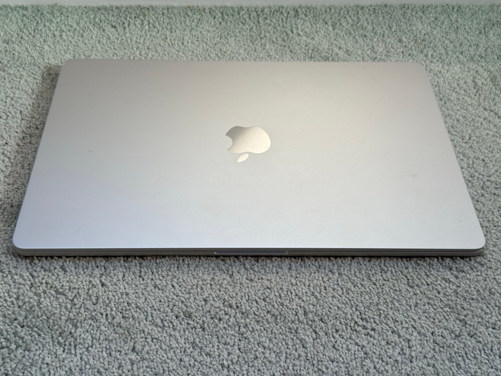 Foto 6 van MacBook Air 15" (2024) - 16GB/512GB SSD + Magic Mouse