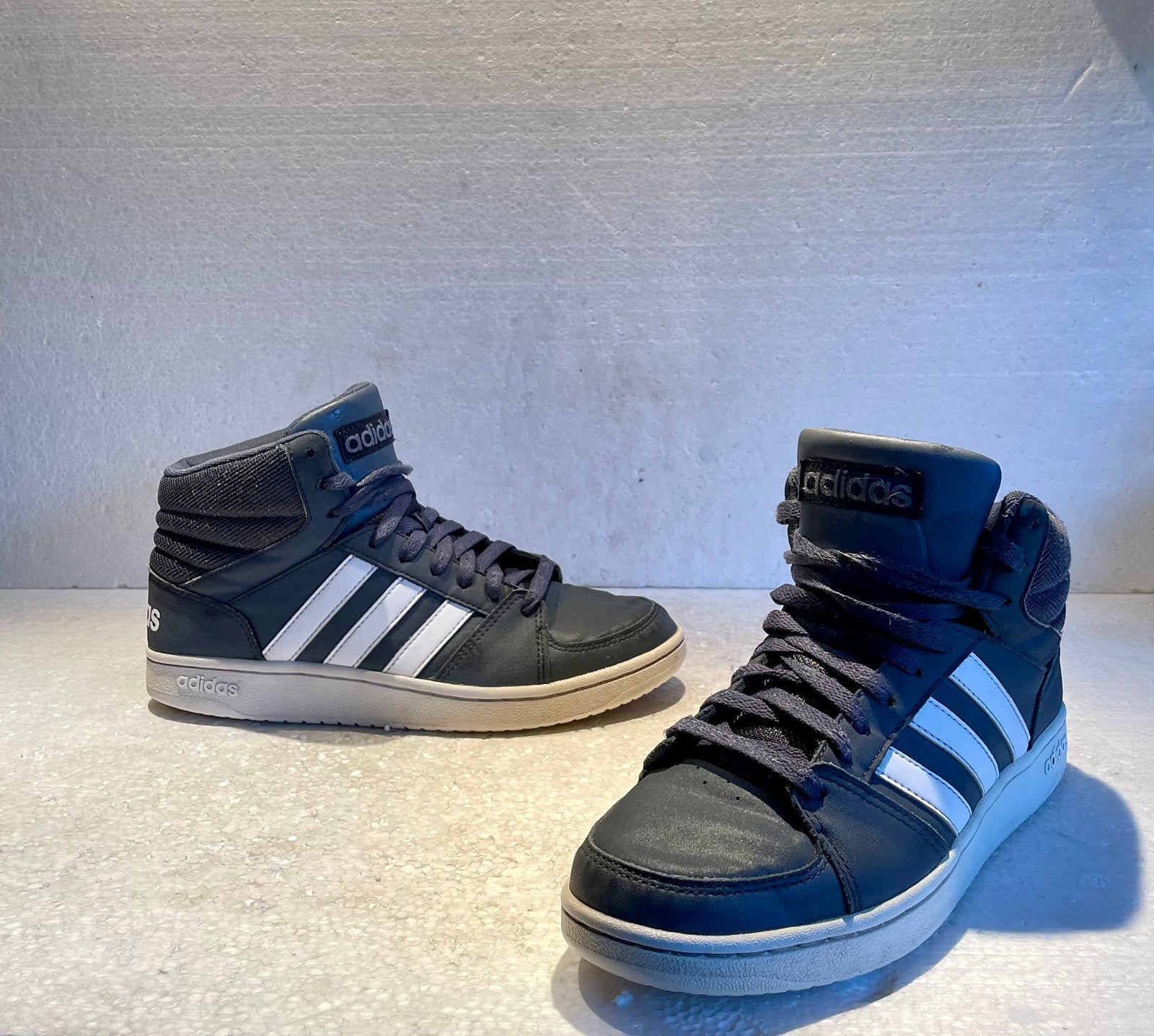 Adidas half hoge sneakers gympen schoenen 40, Ophalen of Verzenden, Schoenen