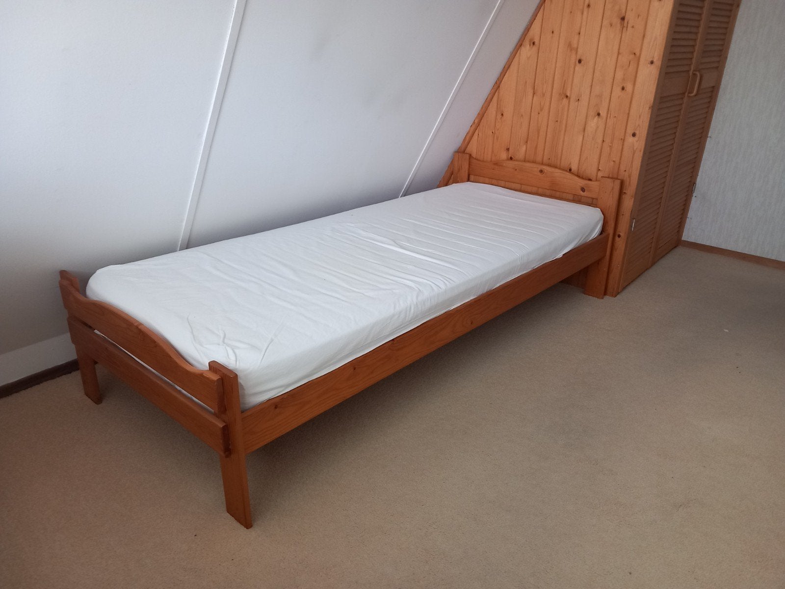 1-persoons bed met matras, Ophalen, Gebruikt, 90 cm, Eenpersoons