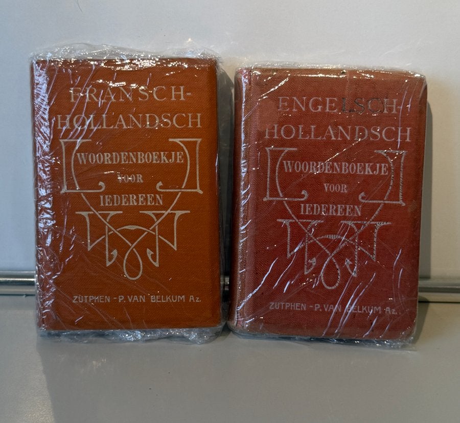 Twee antieke woordenboekjes: Frans en Engels (P. van Belkum), Ophalen of Verzenden, Gelezen, Overige uitgevers, Frans