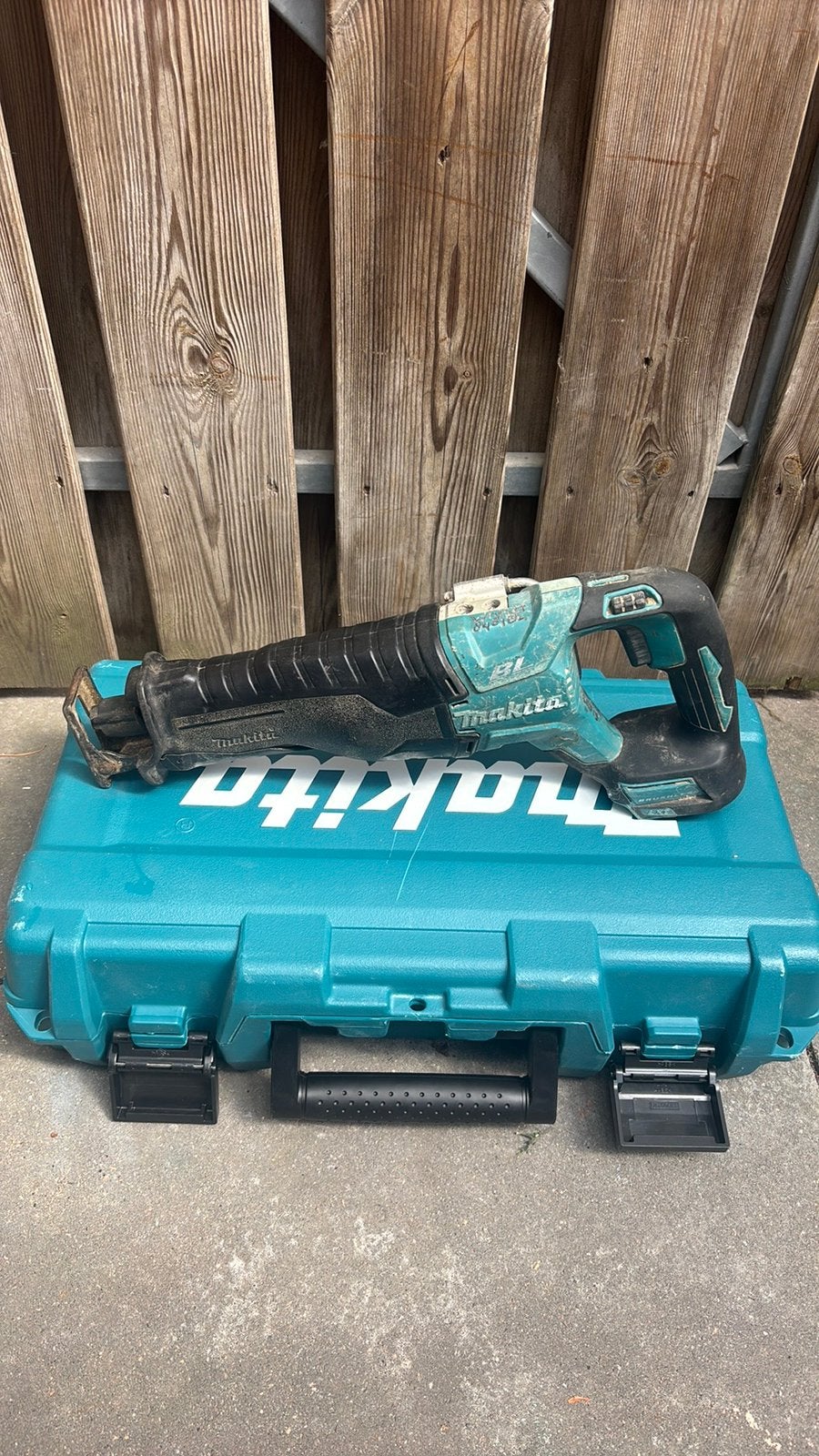 Makita 18v reciprozaag DJR187 + koffer, Ophalen, Gebruikt, Reciprozaag, 70 mm of meer