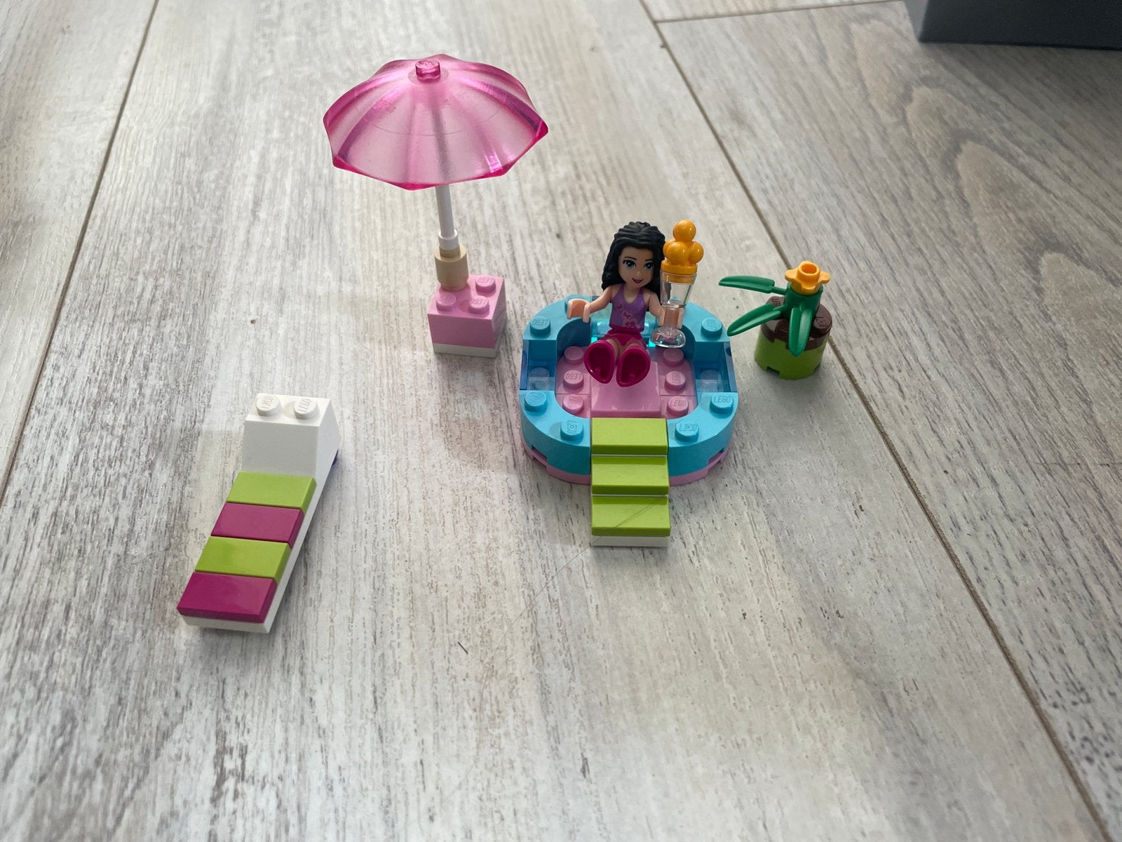 Lego Friends Sets 3931 en 30102 - Zwembad en Bureau, Ophalen, Zo goed als nieuw, Lego