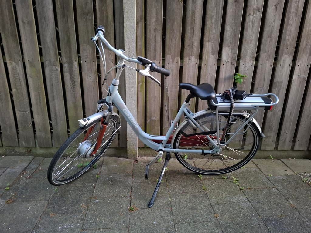 Zeer nette gazelle puls elektrische fiets
Km 1660, Fietsen en Brommers, Elektrische fietsen, Ophalen, Zo goed als nieuw, 47 tot 51 cm