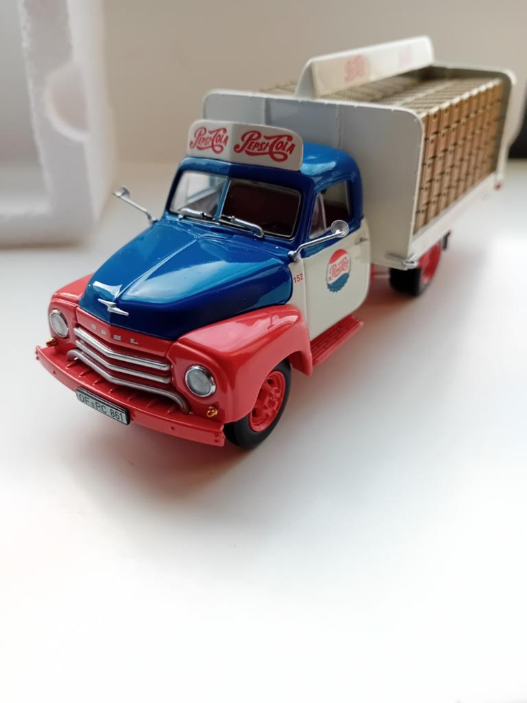 Minichamps Opel Blitz Drankenwagen Pepsi Cola., Hobby en Vrije tijd, Modelauto's | 1:43, Ophalen of Verzenden, Zo goed als nieuw