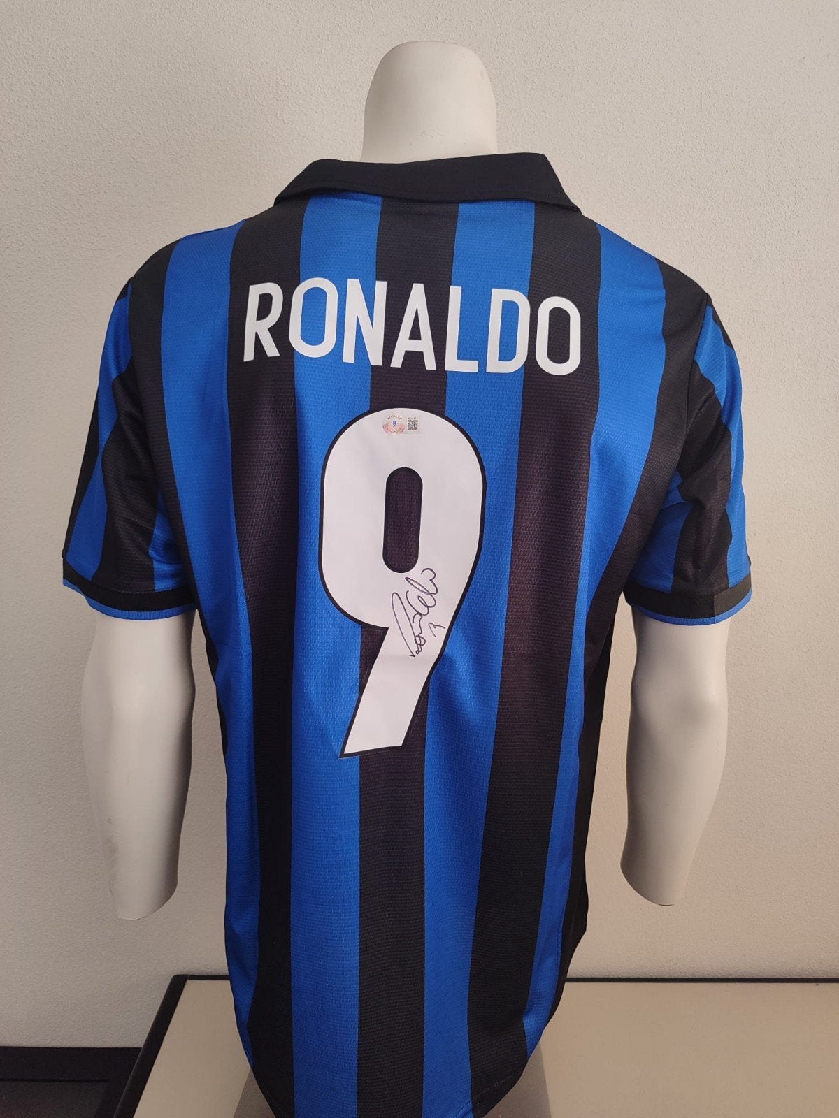 Inter Milan shirt gesigneerd door Ronaldo De Lima met Becket, Verzamelen, Ophalen of Verzenden, Nieuw, Buitenlandse clubs, Shirt